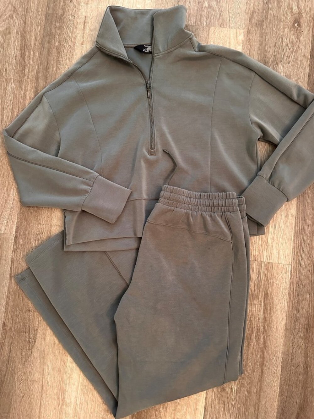 Members Mark womens Sandwash green wide leg pant set size large